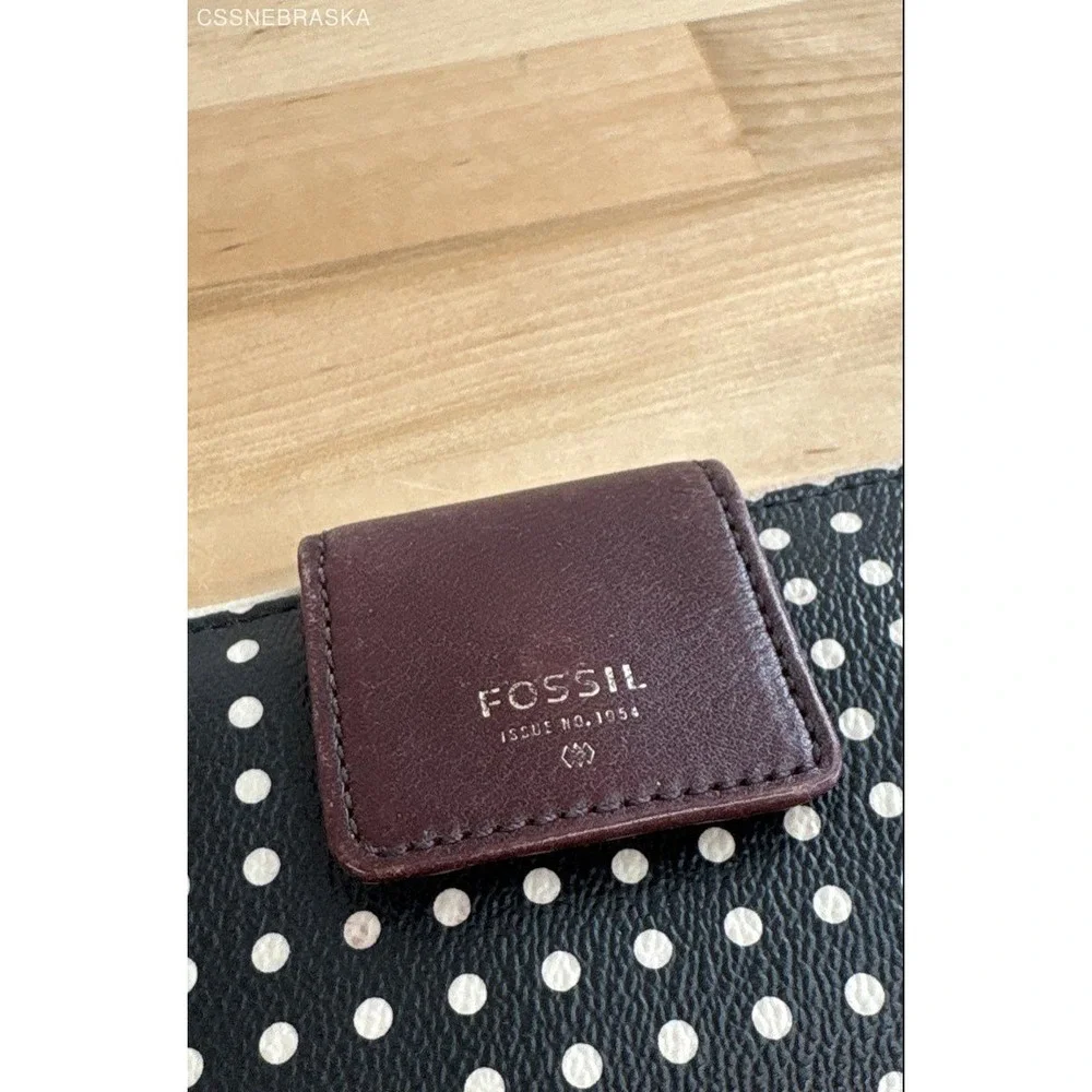 Fossil‎ Polka Dot Color Block Cow Hide Leather Button Closure Back Zip Wallet